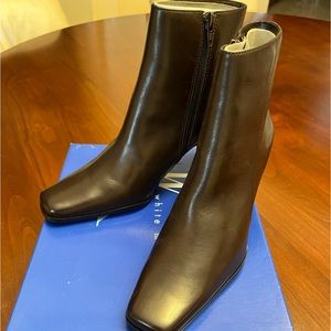 WHITE MOUNTAIN “EROS” BROWN LEATHER WOMEN’S ANKLE BOOTS. SIZE 6M. NEW